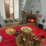 بيت للعطل при приятели *